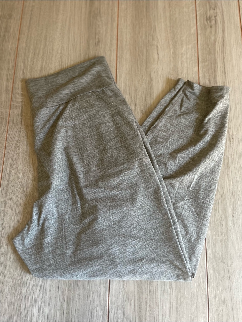 Vuori women's medium gray athletic pants